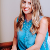 巴西国家足球队标志与黄色球衣